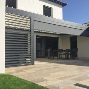 Pergola bioclimatique à Pins-Justaret