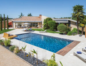 Piscine rénovée à Lamillarié