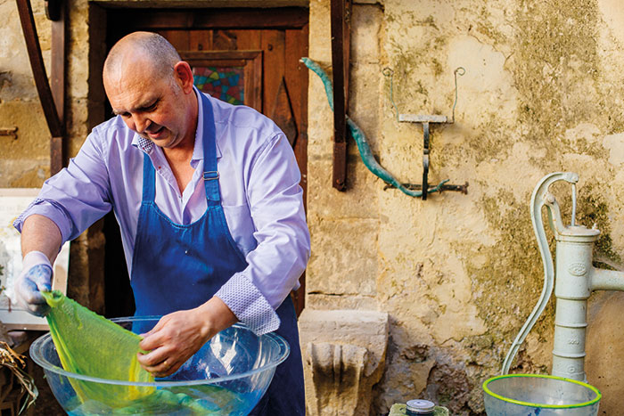 bleu pastel tarn la ferme au village le chateau des plantes