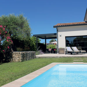 Pergola bioclimatique à Castelginest