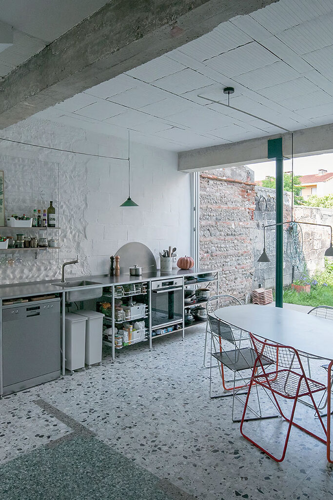 Cuisine donnant sur terrasse